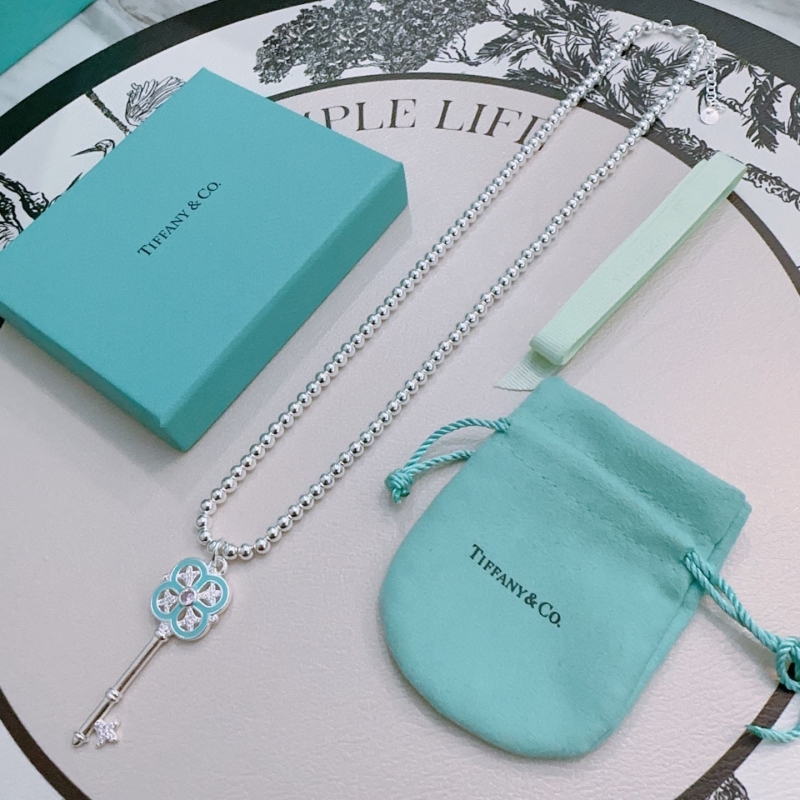 T*f*ny necklaces